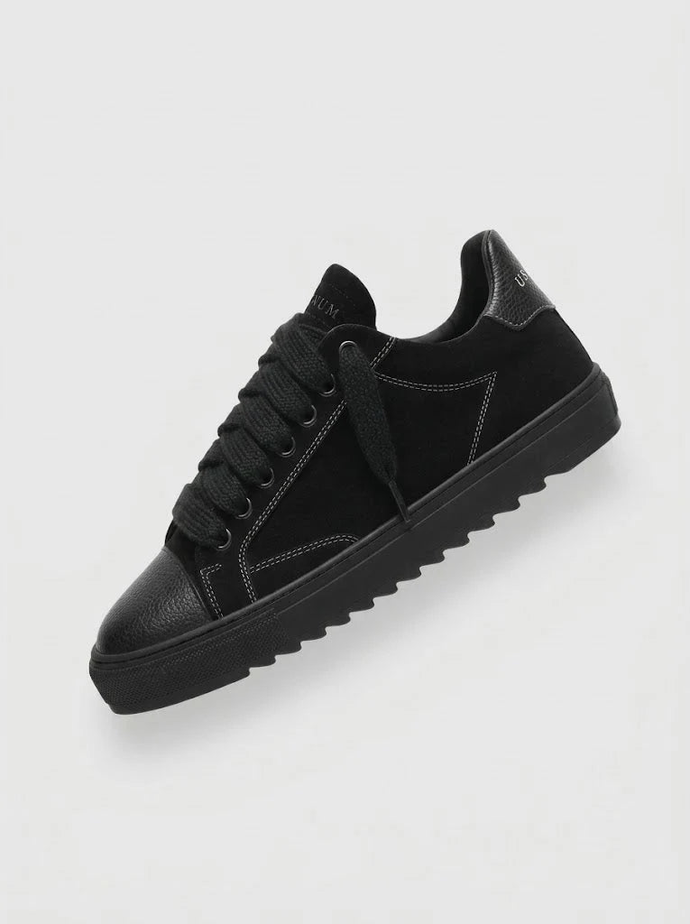 Contrast Low-Tops